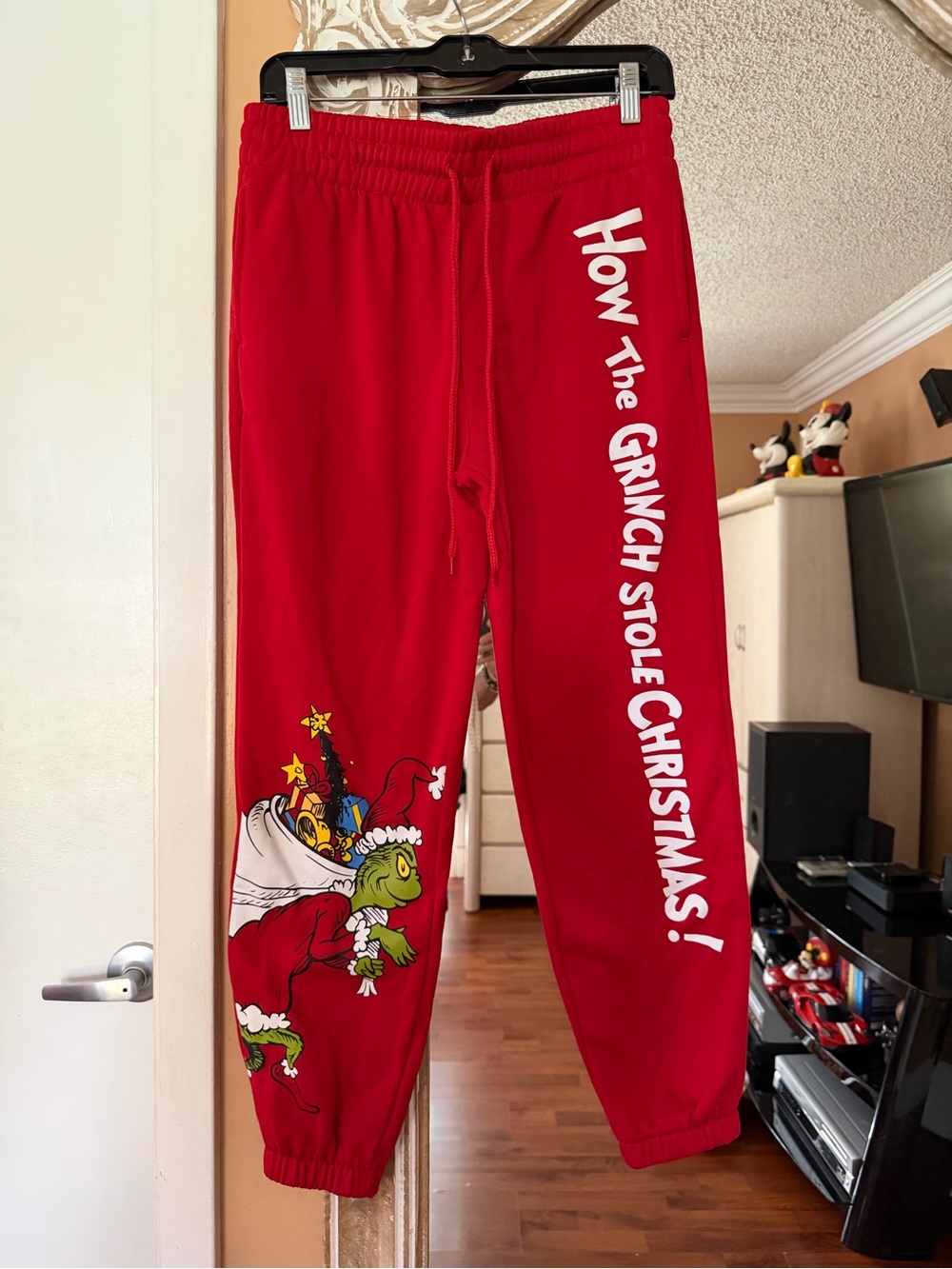 Dr. Seuss “How The Grinch Stole Christmas” Graphic Lounge Pants